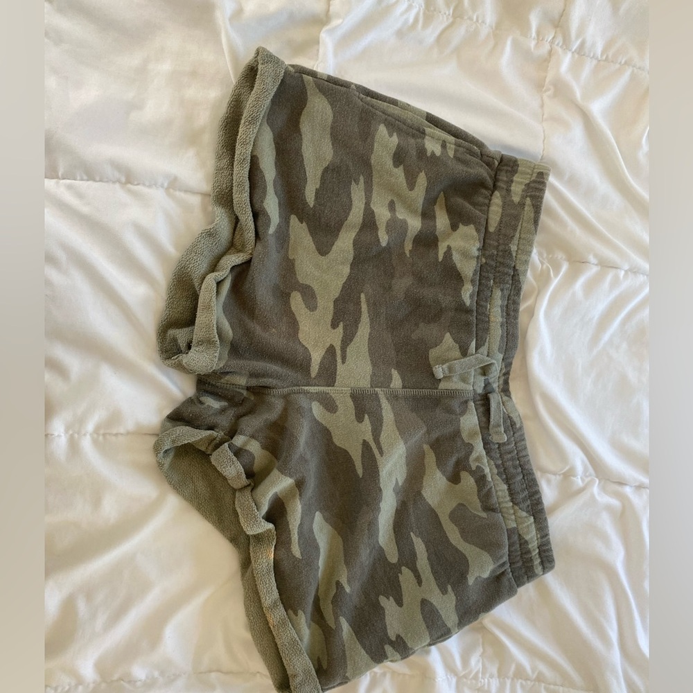 SO Lounge Camouflage Shorts